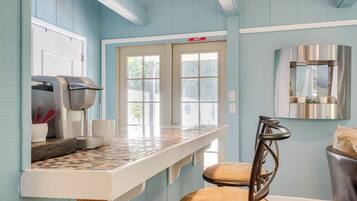 Apartment (0 Bedroom) | Bahagian dalam