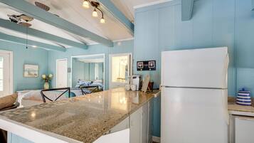 Apartment (0 Bedroom) | Interior