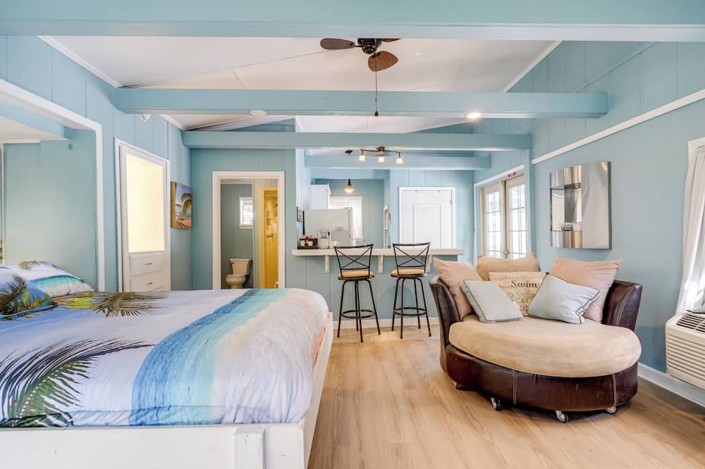 4 Mi to Downtown Chattanooga: Vibrant Studio - Lakesite, TN