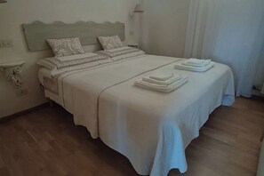 1 bedroom, WiFi, bed sheets - Dream by the sea with garden and parking space (Lerici)