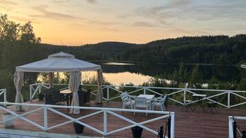 House | Outdoor dining