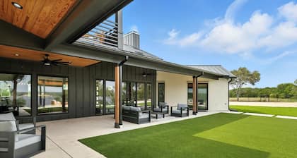 Heavenly Retreat – 5BD/5.5BA of Waterfront Living