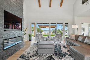 TV, fireplace, offices