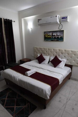 Chambre Confort double, balcon, vue sur le parc | Bureau, accès au Wi-Fi (inclus)