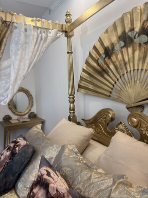 1 bedroom, WiFi, bed sheets - Suite d'Aphrodite - SPA, hammam,balneo,massage table center Nîmes (Nîmes)