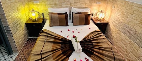 2 bedrooms, bed sheets