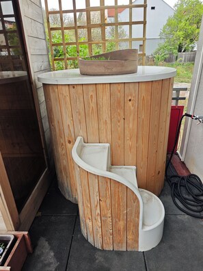 室外 SPA 浴池
