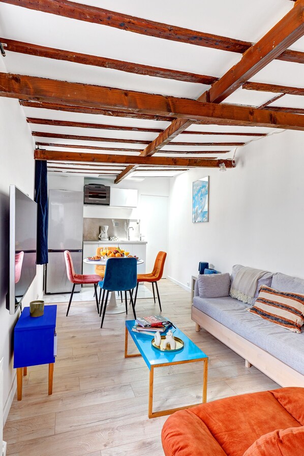 Private kitchen - Chic 1BR Steps from Montorgueil (Paris)