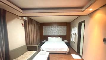 Desk, laptop workspace, free WiFi