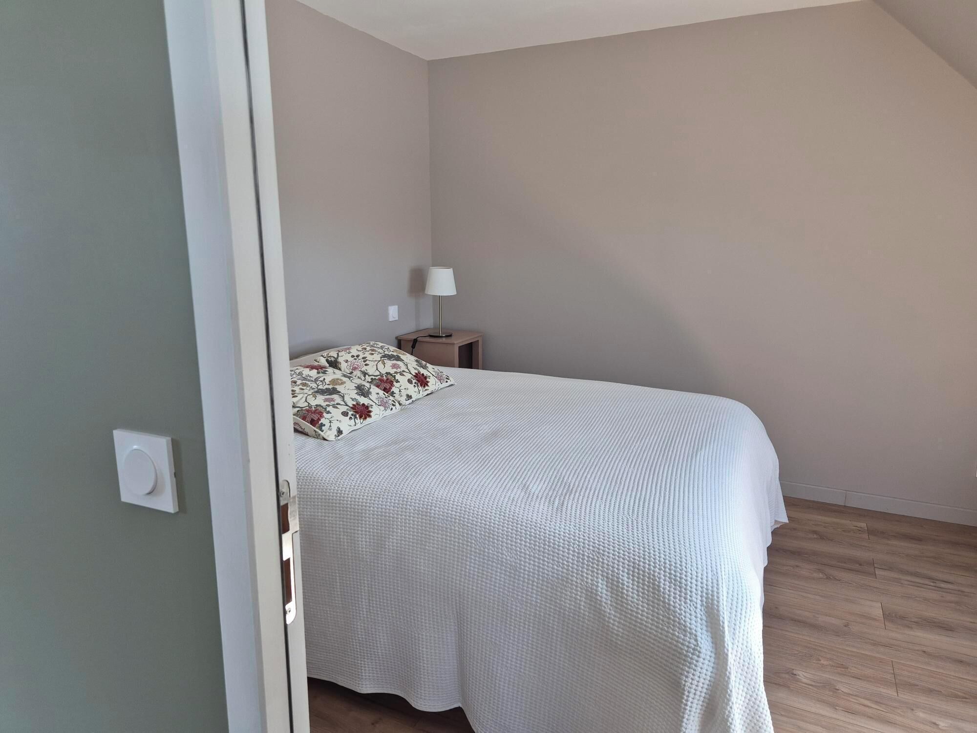 1 camera, ferro/asse da stiro, Wi-Fi, lenzuola