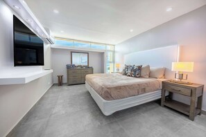 1 bedroom, desk, iron/ironing board, WiFi