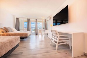 1 dormitorio, escritorio, tabla de planchar con plancha y wifi