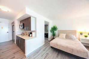 1 bedroom, desk, iron/ironing board, WiFi