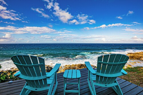 THIS IS IT! SEAFRONT RETREAT W/ BEACH ACCESS & POOL