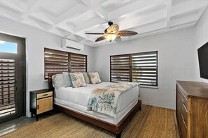 4 bedrooms, desk, free WiFi, bed sheets