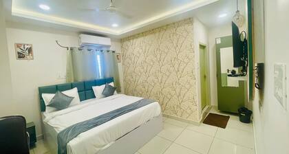 Hotel Vistaara Grand