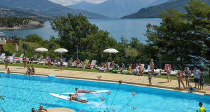 Lake view rental serre poncon hautes alpes
