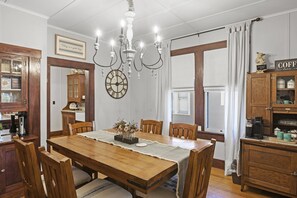 Maison, 2 chambres | Restauration