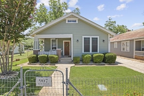 House, 2 Bedrooms | Exterior - 1929 Craftsman Charmer 2 Bedroom Home (Fredericksburg)