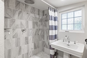 Ferienhaus, 1 Schlafzimmer | Badezimmer | Handtücher, Shampoo