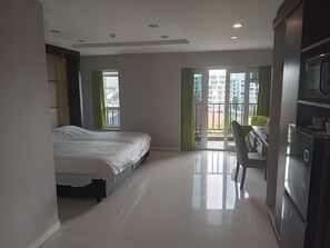 1 bedroom, in-room safe, desk, free WiFi