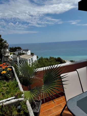 Property grounds. Relaxing 3BR w/ Sea View Terrace in Arenzano