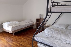 2 bedrooms, iron/ironing board