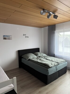 1 habitación, wifi y ropa de cama