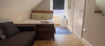 Cosy London Home With 2 Bedrooms