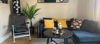 Cosy London Home With 2 Bedrooms