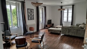 TV connectée, jeux vidéo, baby-foot