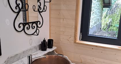 A secluded, stand-alone gîte in the middle of the forest, near the Yzeron Plateau