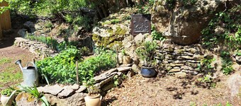 Secluded self-contained gîte in the middle of the forest, near the Yzeron plateau