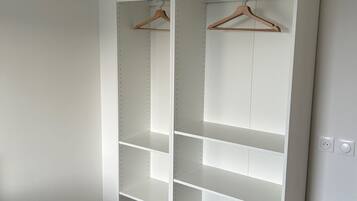 1 chambre, lit parapluie, Wi-Fi gratuit, draps fournis