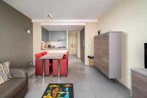 Apartment | Dining - Stone Home in Dordogne Near Prehistoric Caves (Blankenberge)