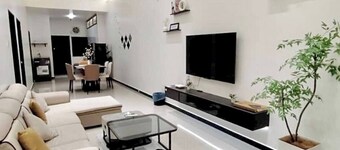 Beautiful townhome with AC in charming Taiping