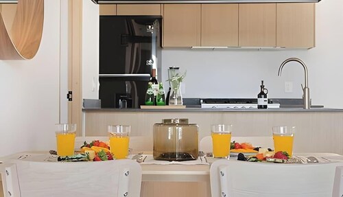 City-view retreat - resort access & BBQ grill