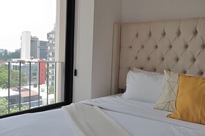 2 chambres, fer et planche à repasser, draps fournis