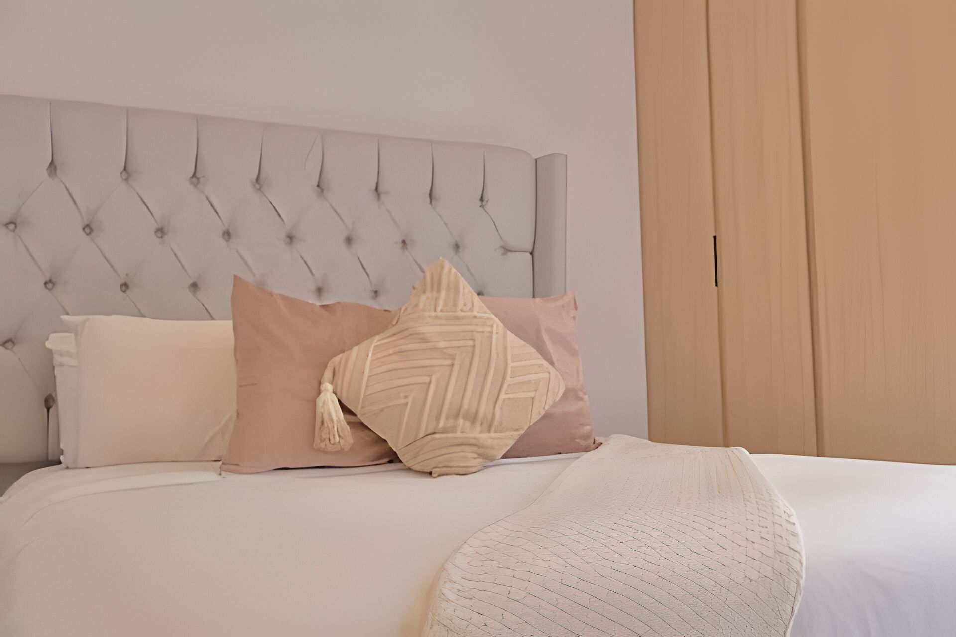 2 多间卧室、熨斗/熨衣板、床单