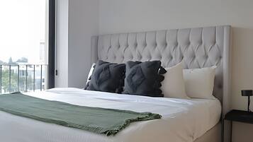 2 chambres, fer et planche Ă repasser, draps fournis