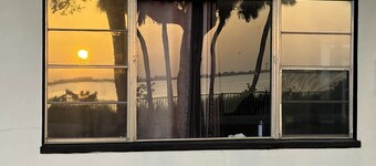 Direct Bay View Charming studio with WiFi in fabulous Fort Pierce sleeps 3