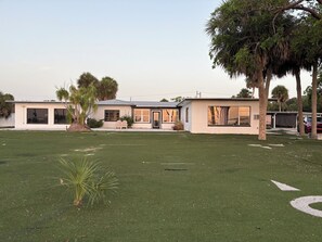 Exterior - Direct Bay View Charming studio with WiFi in fabulous Fort Pierce sleeps 3 (Fort Pierce)