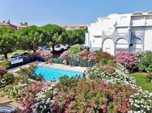 Studio à la mer rénové à neuf, piscines & parking sécurisé