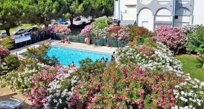 Studio à la mer rénové à neuf, piscines & parking sécurisé