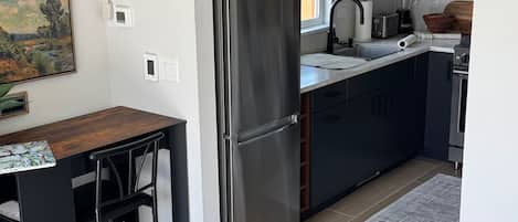 Micro-ondes, four, plaque de cuisson, lave-vaisselle
