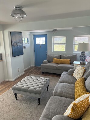 Smart-tv, boeken en een computerscherm