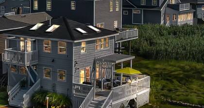 Beautiful Beach House, Hull Sleeps 5