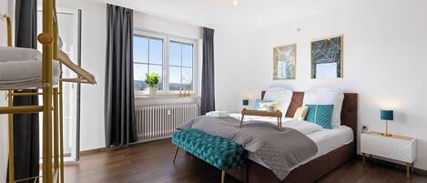 4 chambres, fer et planche à repasser, Wi-Fi, draps fournis