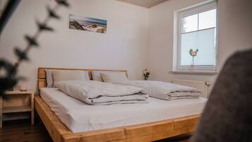 3 Schlafzimmer, Zimmersafe, Schreibtisch, Bügeleisen/Bügelbrett