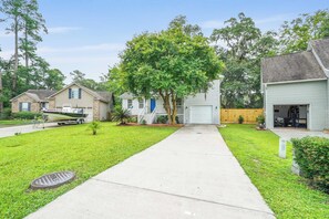Exterior - Island Oaks - your perfect Savannah escape! (Savannah)